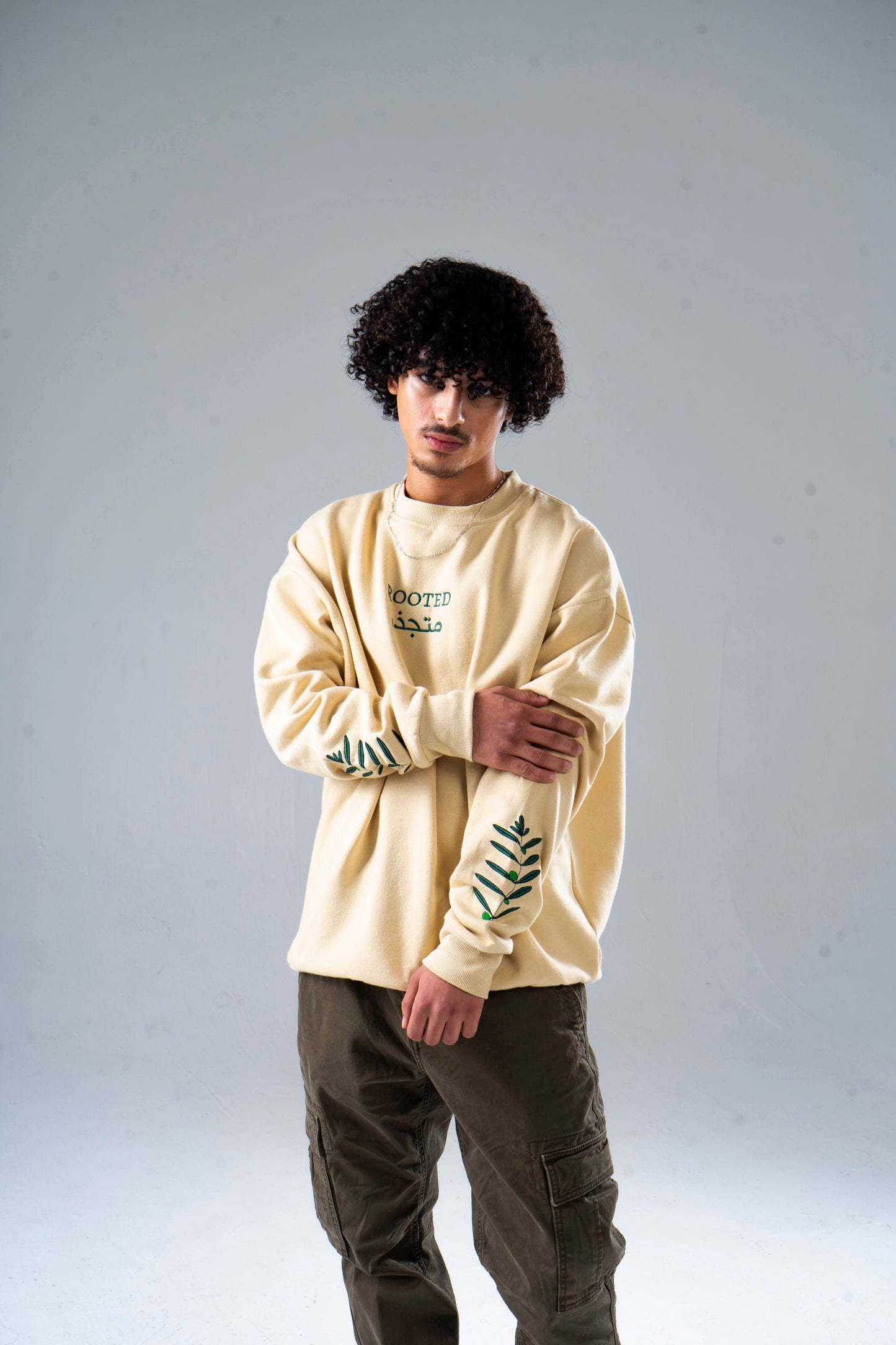 ROOTED CREWNECK// PALE SAND